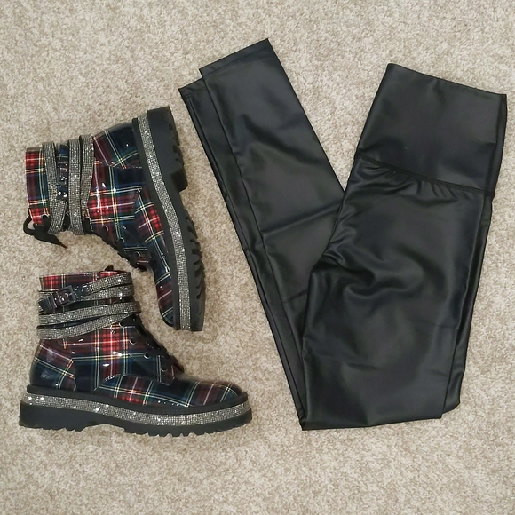 Shoe Dazzle Pants - Faux leather high waisted leggings